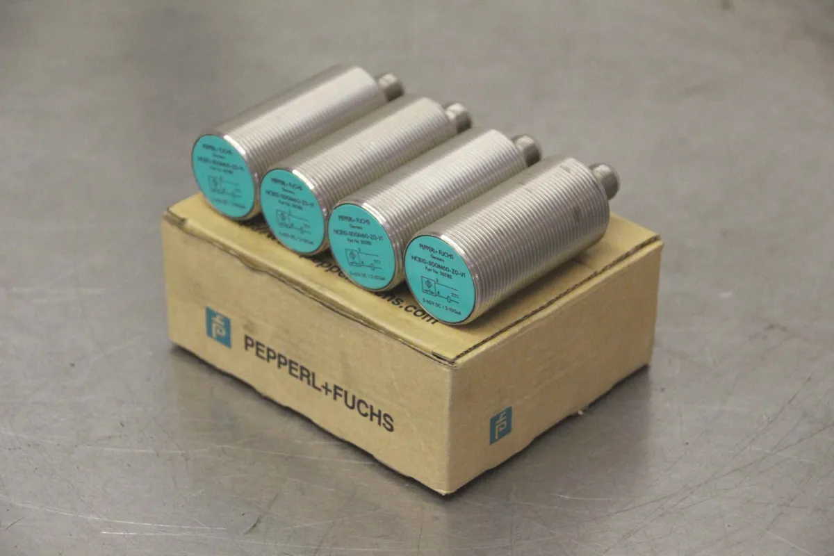 Pepperl+Fuchs NCB10-30GM60-ZO-V1 Induktiver Sensor 4 Stück