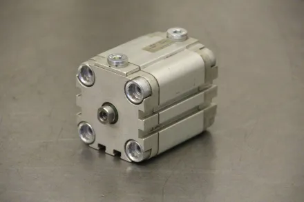 Festo ADVU-40-30-PA Kompaktzylinder – RESALE