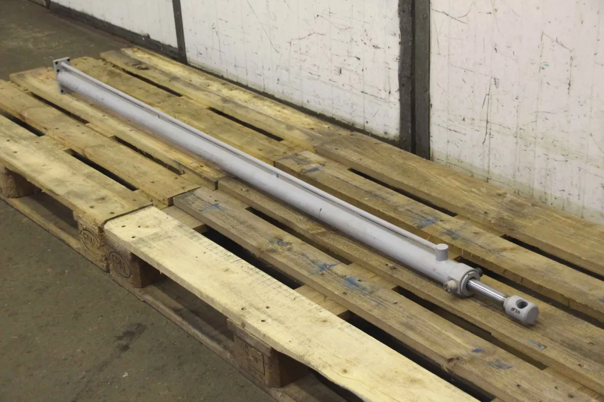 GSL German Standard Lift D040025-Z2 Hub 1590 mm Hydraulikzylinder
