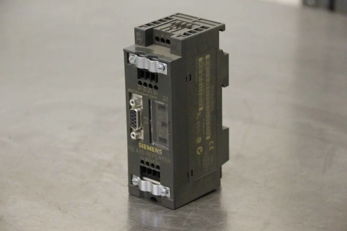 Siemens 6ES7 972-0AA01-OXAO Repeater