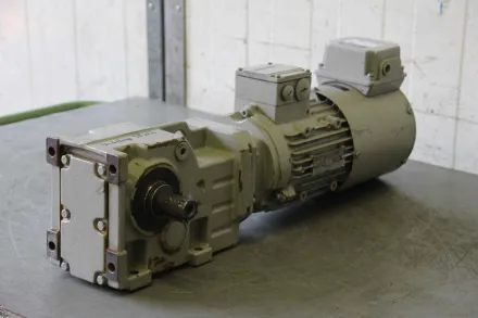 Siemens 1LA70804AA19-Z Getriebemotor 0,55 kW 35 U/min – RESALE