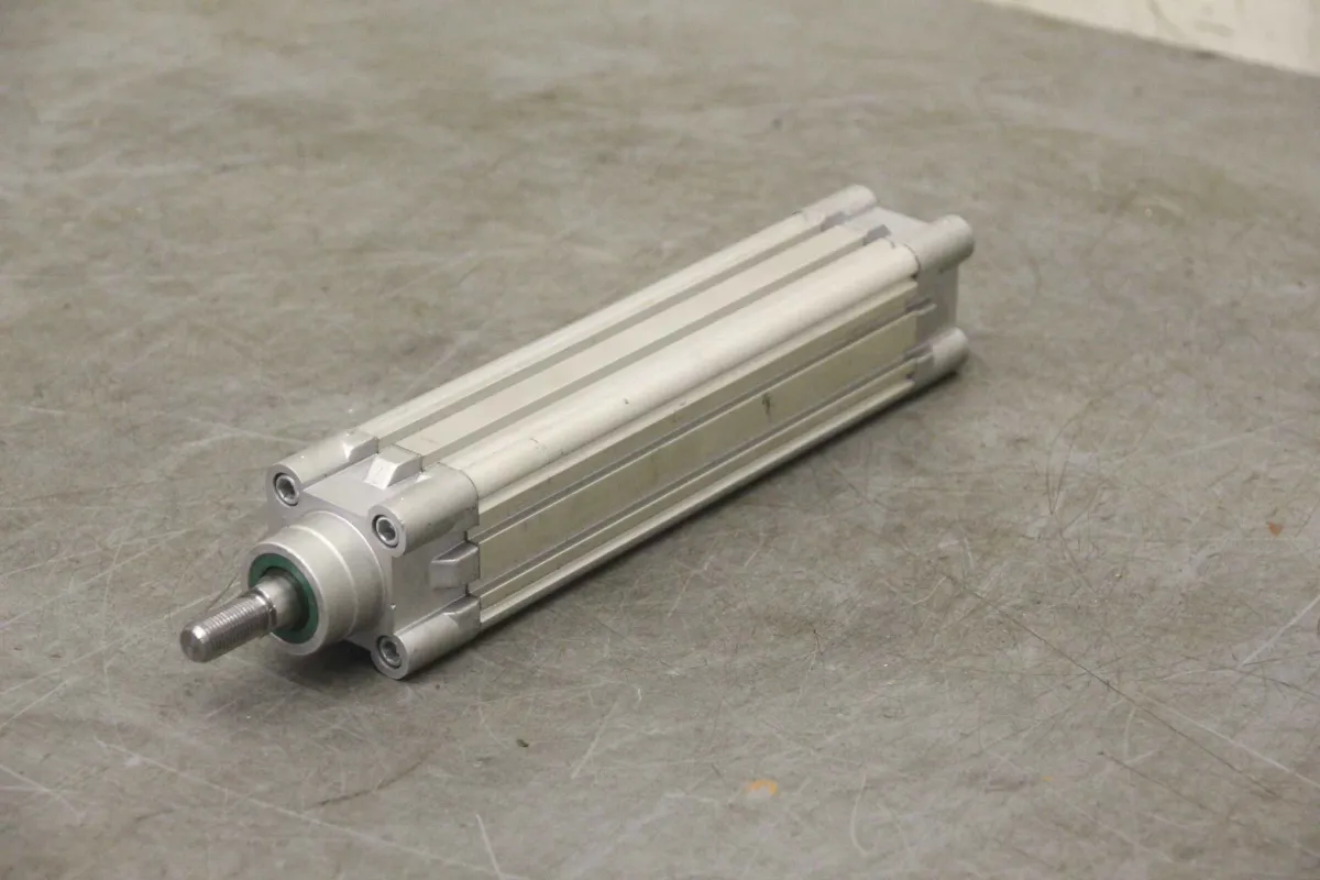 Festo DNC-40-160-PPV-A Pneumatikzylinder