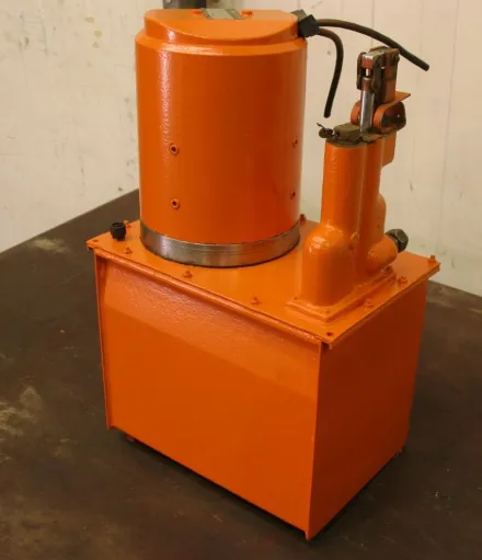 Thrige Titan MTL 11-7 D Hydraulikpumpe für Elektrostapler 24 V 3 kW – RESALE