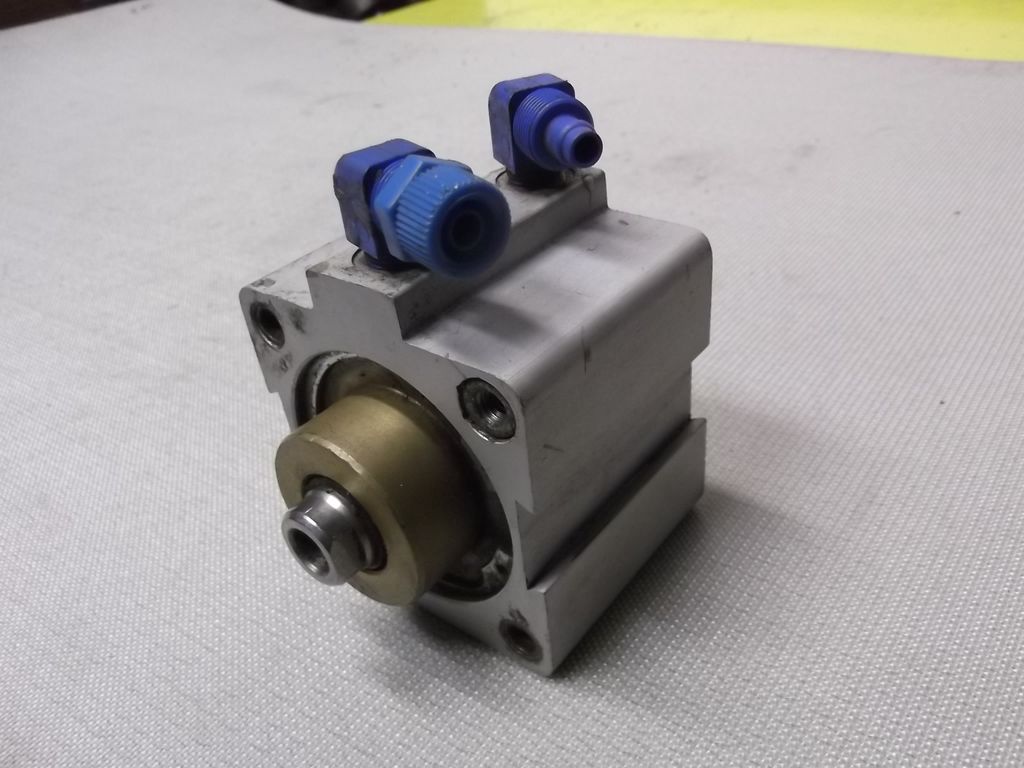 Camozzi QAR2A50A25 Kompaktzylinder