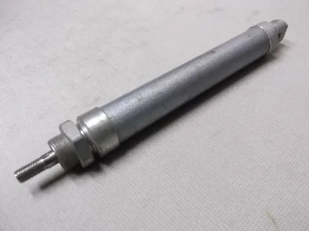 Festo DGS-25-140 Pneumatikzylinder – RESALE