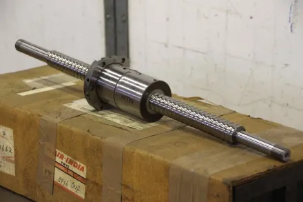 Ntn Gewindelänge 482 mm Kugelumlaufspindel mit Mutter – RESALE
