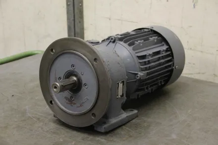 Nord SK 25XF-112 M/4 TF Getriebemotor 4 kW 104 U/min – RESALE