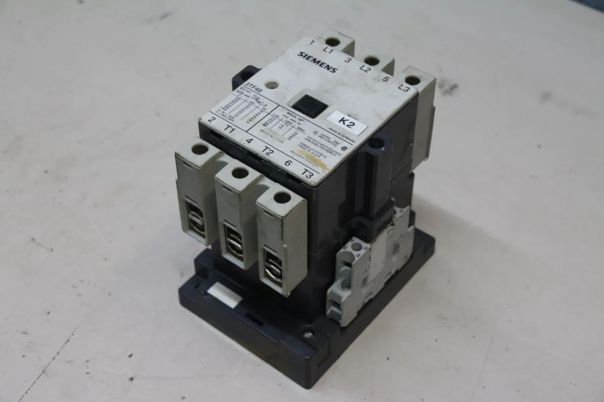 Siemens 3TF4822-0AP0 Schütz