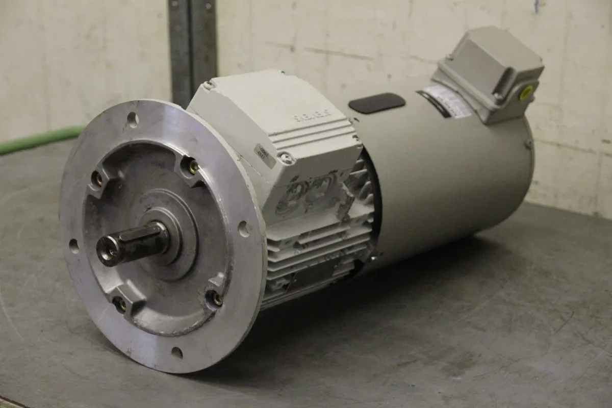 Siemens 1LA71064AA11-Z Elektromotor 2,2 kW 1420 U/min mit Fremdlüfter