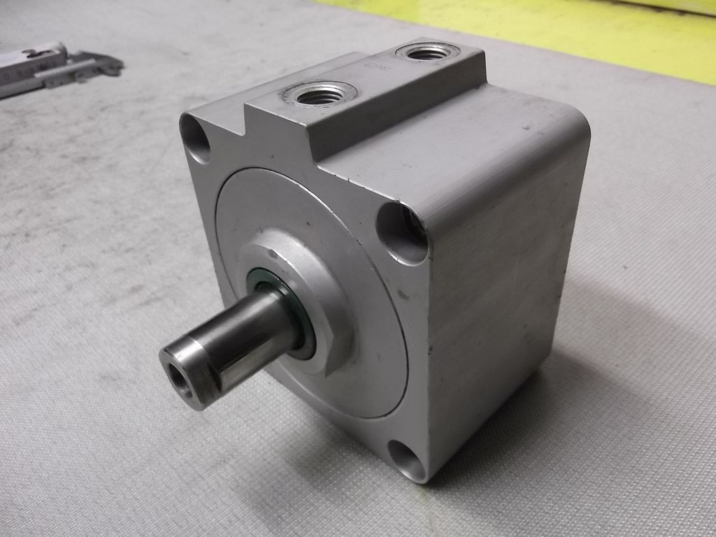 Bosch 0 822 010 584 Pneumatikzylinder