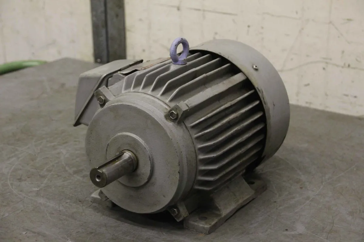Mitsubishi Super Line SF-J Electric motor 2.2 kW 1430 Rpm