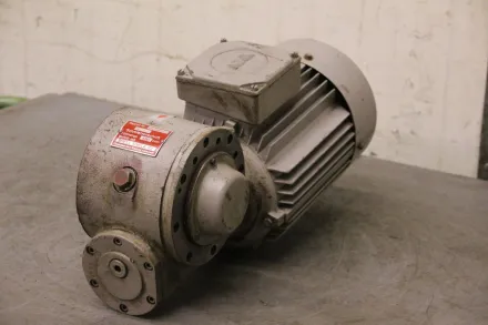 Abm Baumüller 21 D47/4 S2332 Getriebemotor 3 kW 141 U/min – RESALE