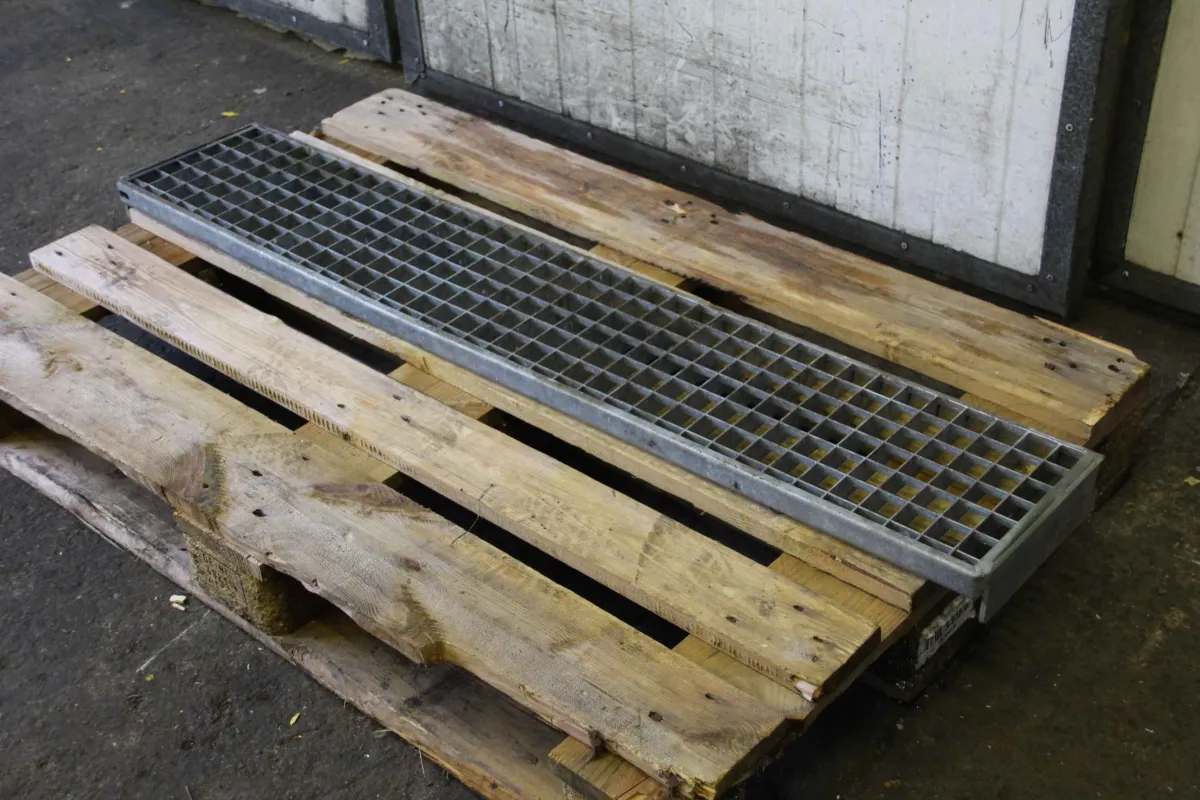 Stahl 1260 x 230 x 30 mm Gitterroste