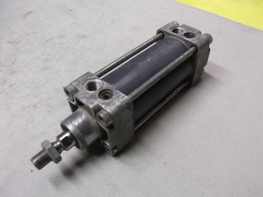 Hub 82 mm Pneumatikzylinder