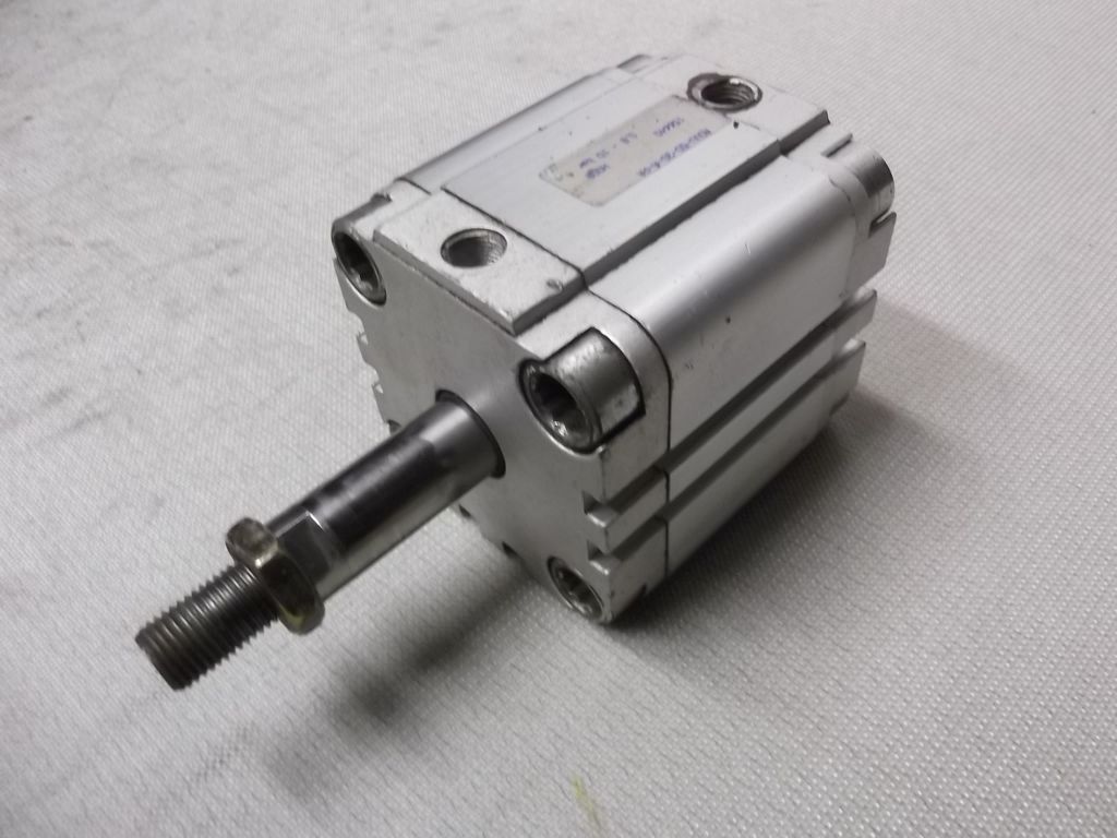 Festo ADVU-50-30-A-PA Kompaktzylinder