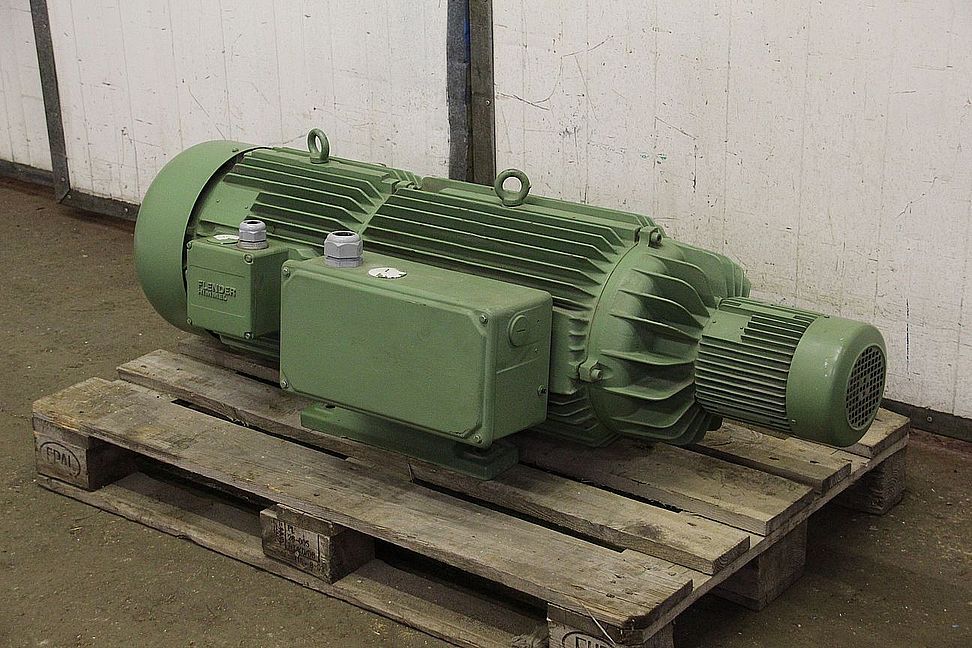 Flender 2 GR200/230 Frequenzumformer 165 V 300 Hz 26 kVA