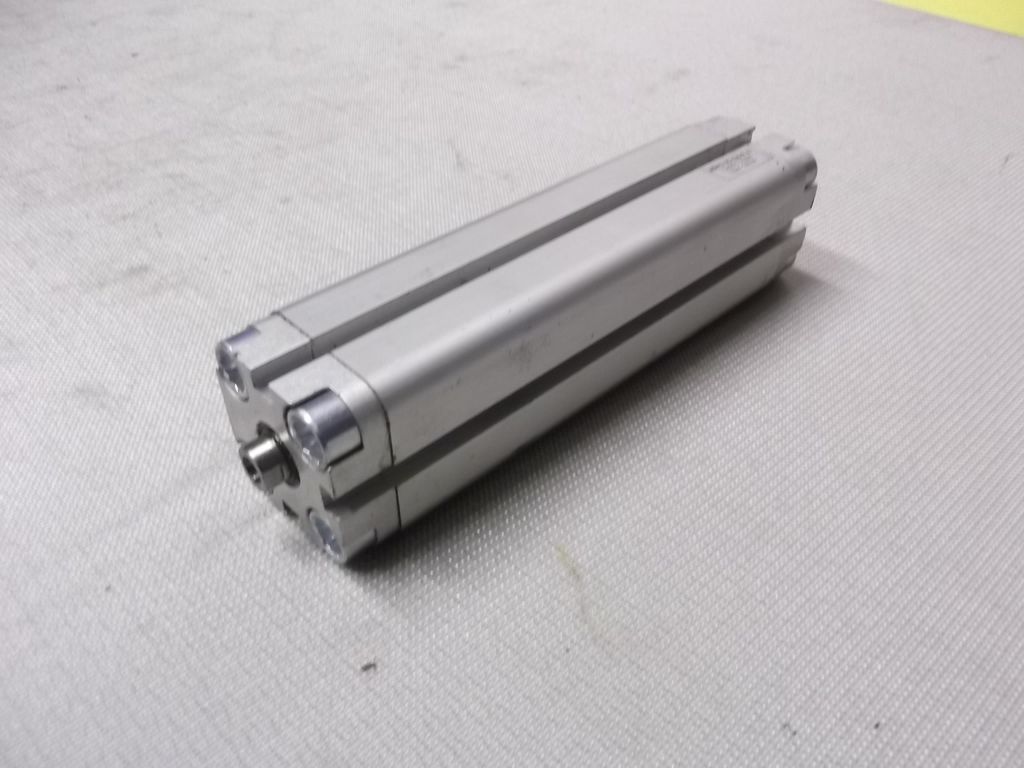 Festo ADVU-25-120-P-A Kompaktzylinder