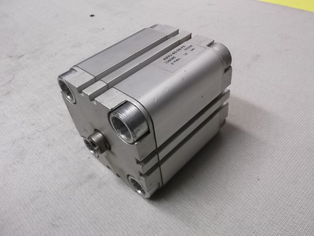 Festo ADVU-63-50-PA Kompaktzylinder