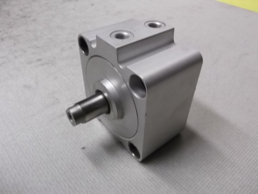 Rexroth 0 822 010 772 Pneumatikzylinder
