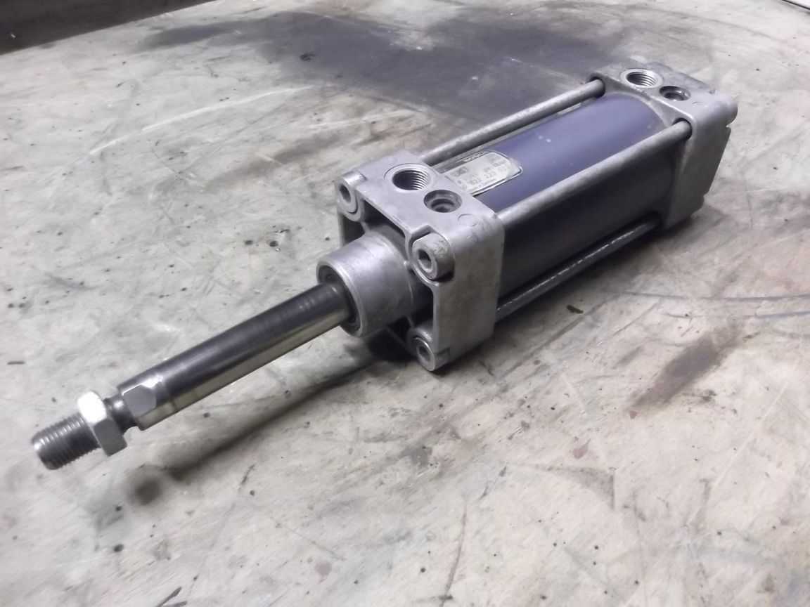 Bosch 0 822 223 012 Pneumatikzylinder