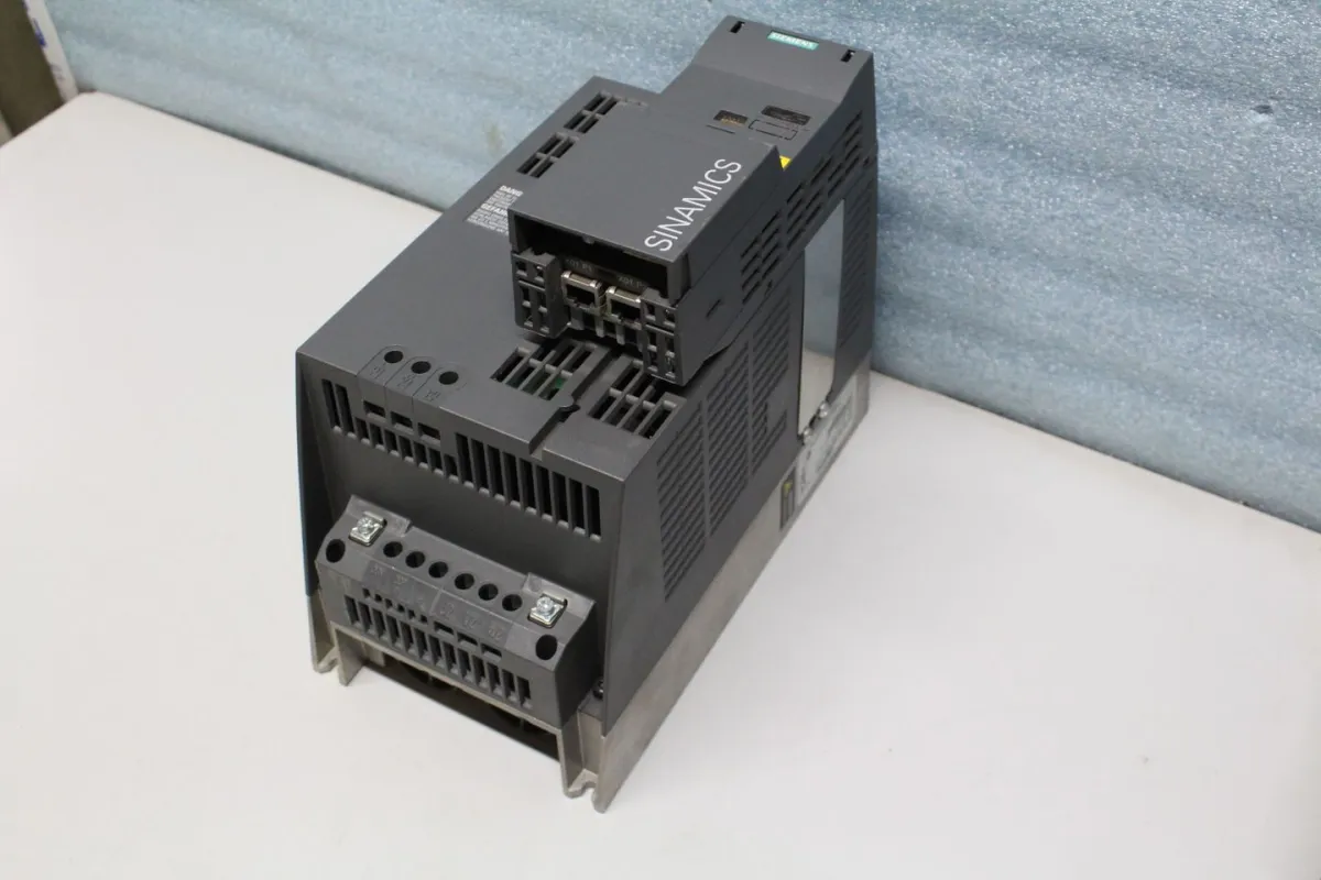 Siemens 6SL3224-0BE23-0AA0 Leistungsmodul mit Steuergerät