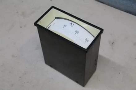 Aeg Temperatur Meßgerät 0-150°C Einbaumessgerät Analog – RESALE
