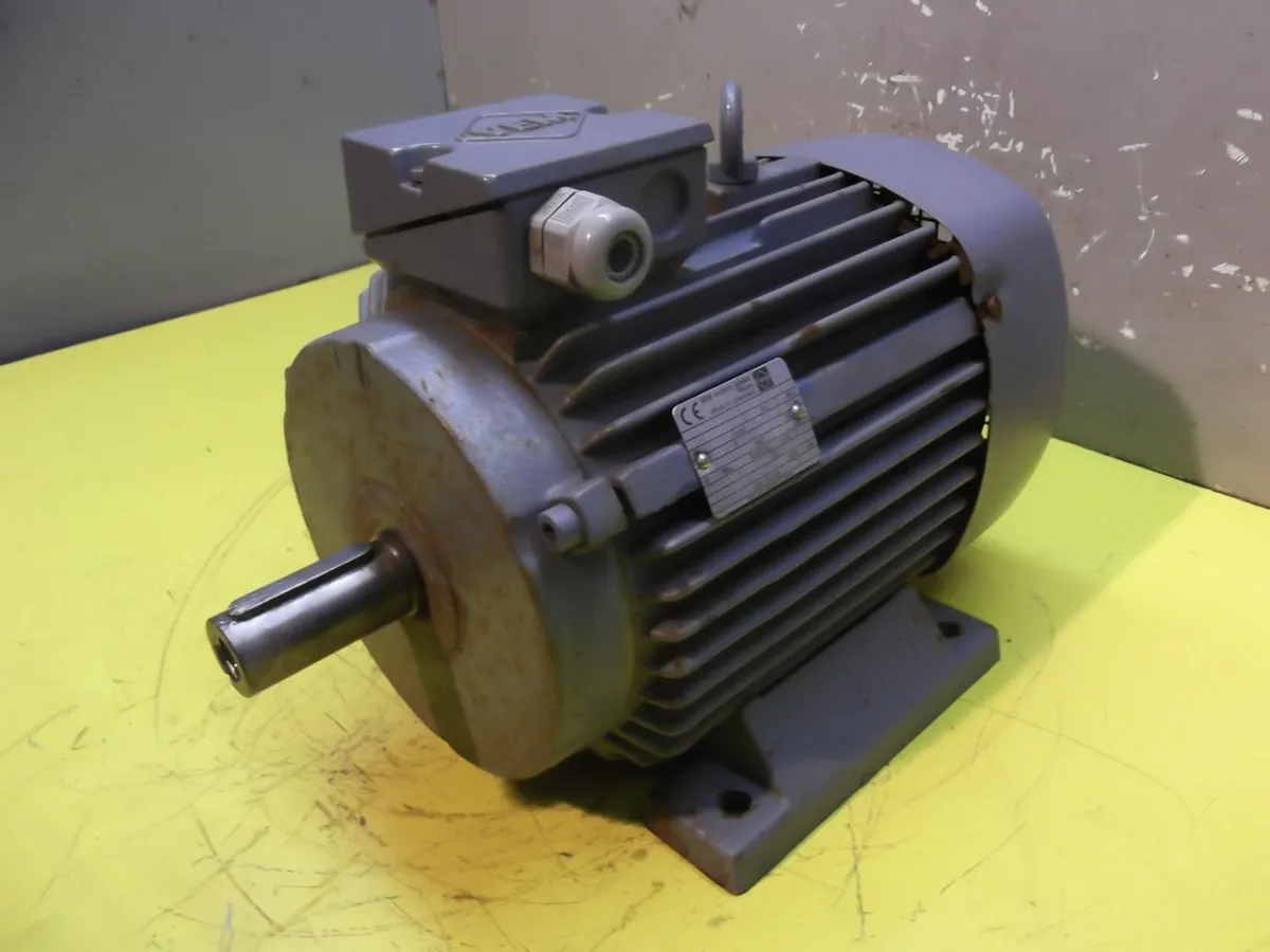 VEM K21R 112 M 8 FNS/1590 Elektromotor 1,8 kW 685 U/min