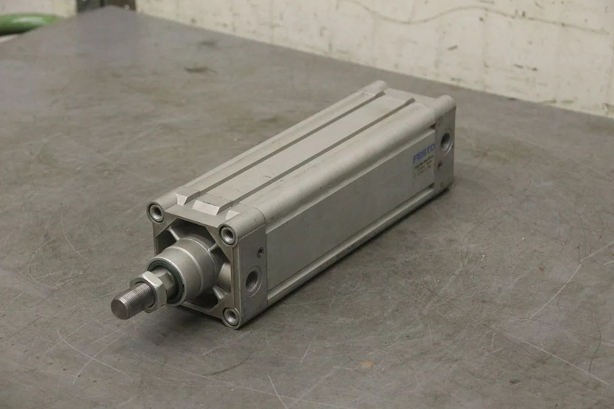 Festo DNC-80-200-PPV-A Pneumatikzylinder