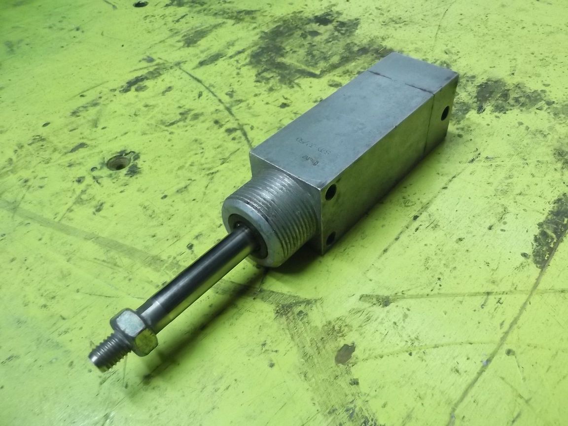 bar SZD-32/50 Pneumatikzylinder