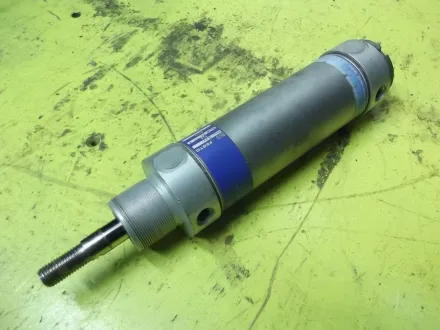 Festo DSW-63-100 P Pneumatikzylinder – RESALE