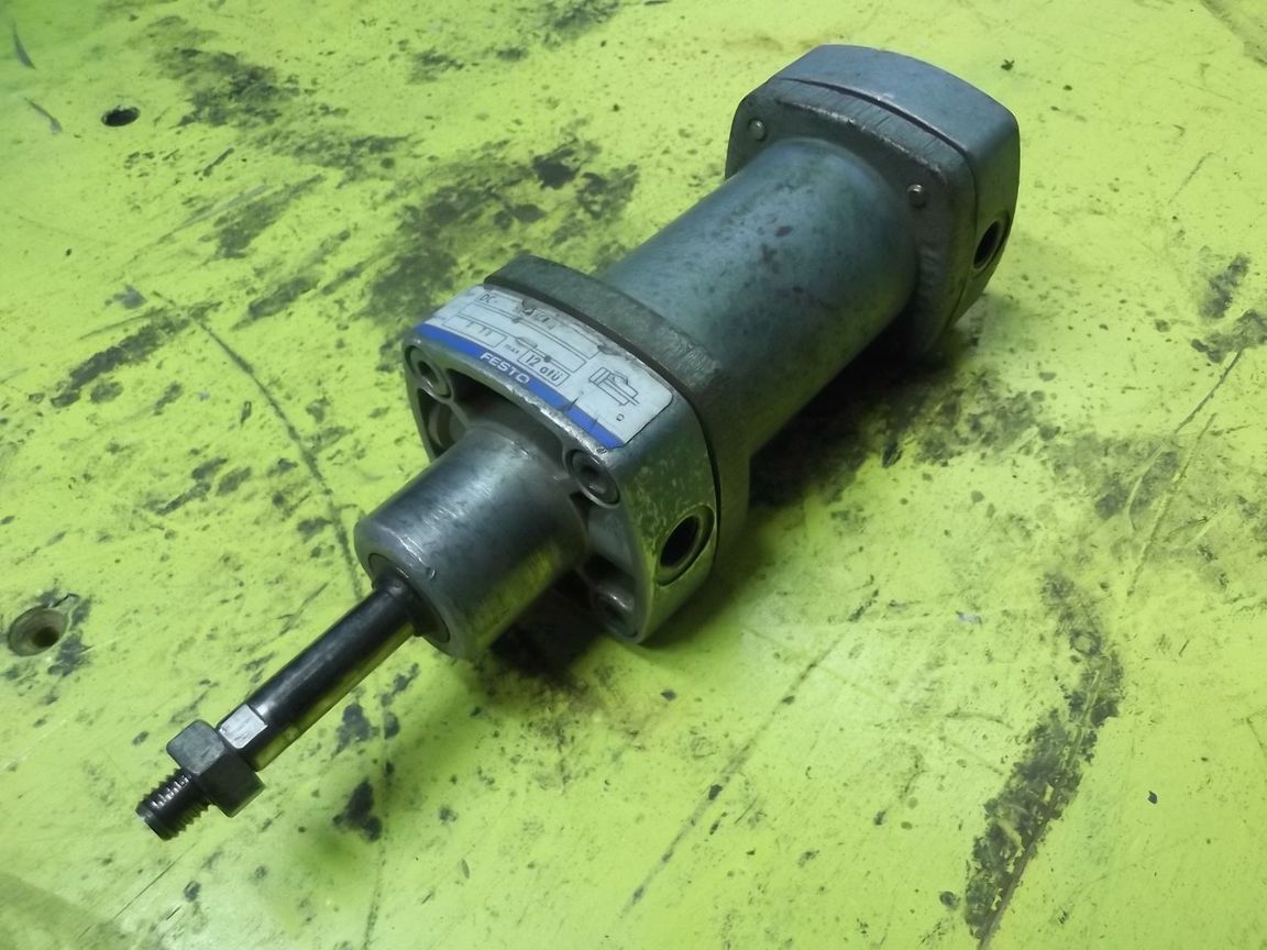 Festo DC-50- Hub 72 mm Pneumatikzylinder