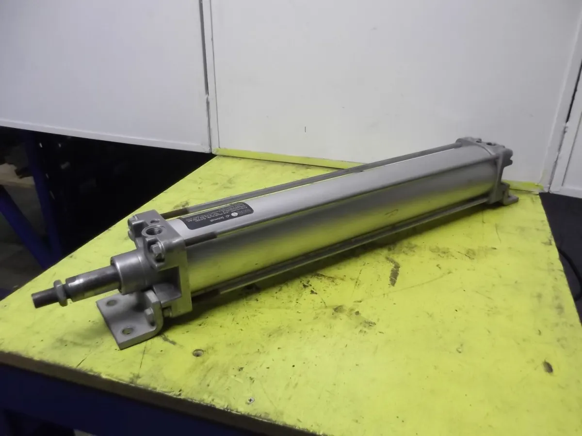 DSG 167 / 100 / 600 Pneumatikzylinder