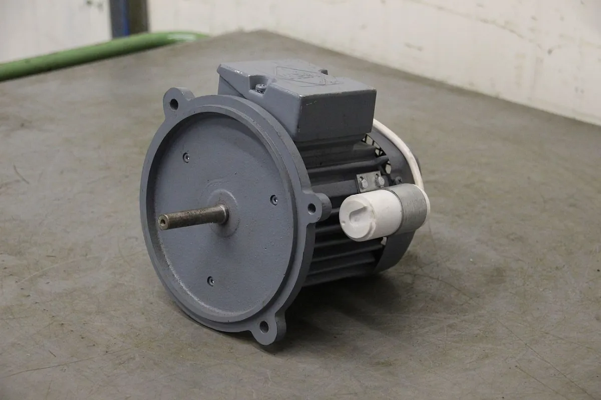 VEM EB21R 71 G 2/1253 Elektromotor 0,37 kW 2860 U/min 220 V