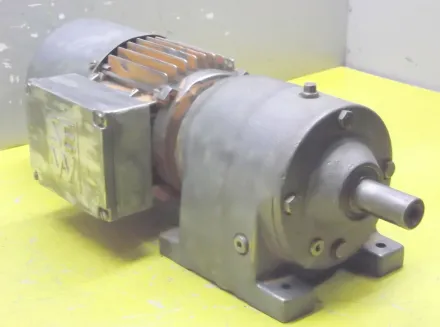 Sew Eurodrive R40DT71C4BH Getriebemotor 0,25 kW 32 U/min – RESALE