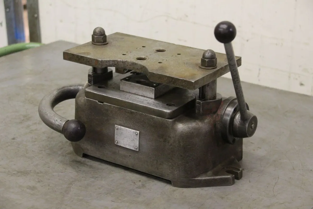 Hohenstein max 100 mm Bohrvorrichtung