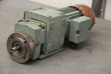 Vem KMER 71 K 4 regelbarer Getriebemotor 0,25 kW 64 - 640 U/min – RESALE