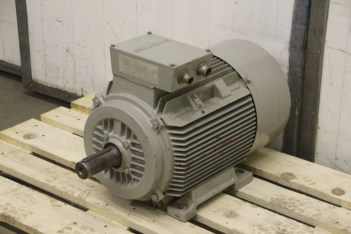 Siemens 1LA6 186-0BB40 180L Elektromotor 5/18 kW 725/1460 U/min