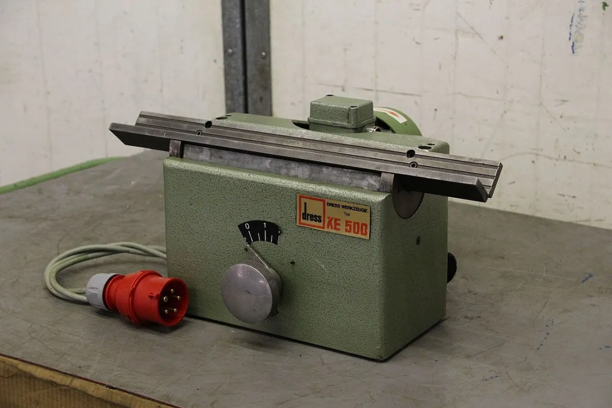 Dress Werkzeuge KE 500 Kantenfräsmaschine