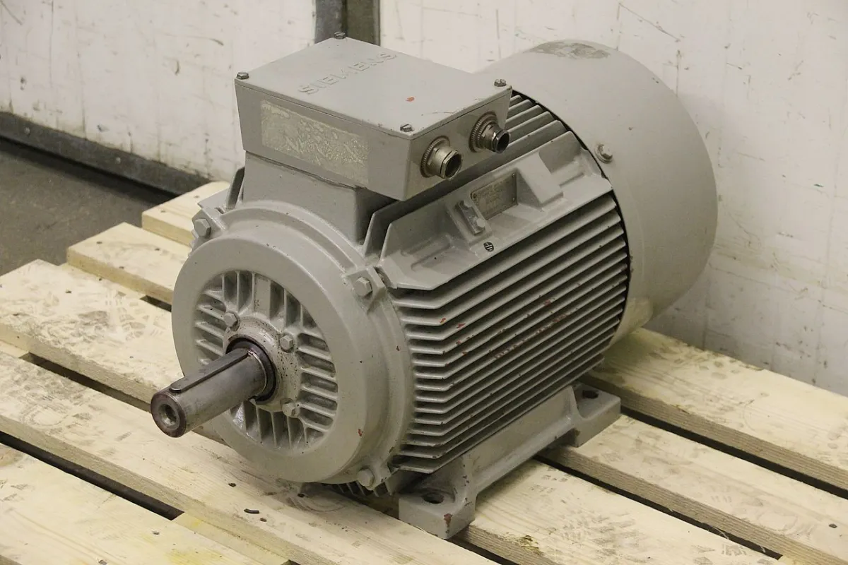 SIEMENS 1LA6 186-0BB40 180L Elektromotor 5/18 kW 725/1460 U/min