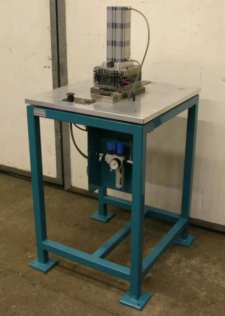 Werkzeugbau Pneumatikstanze Stanze – RESALE