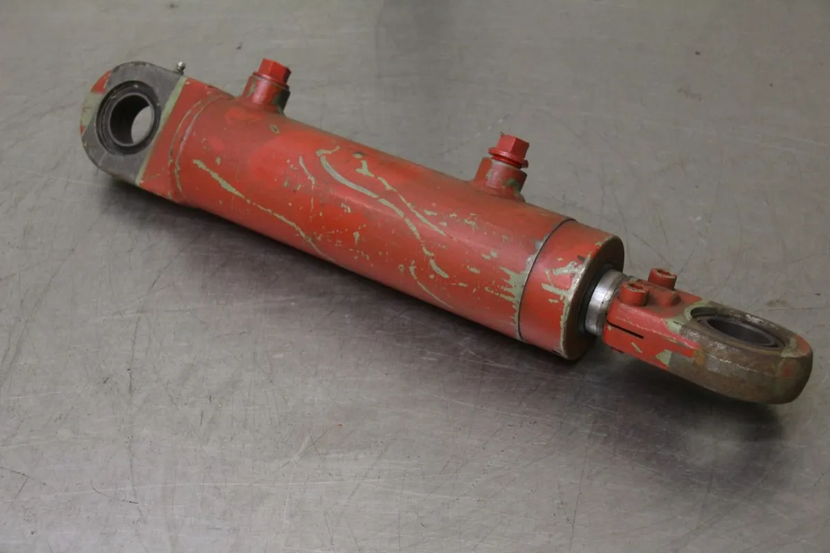 Hub 138 mm Hydraulikzylinder
