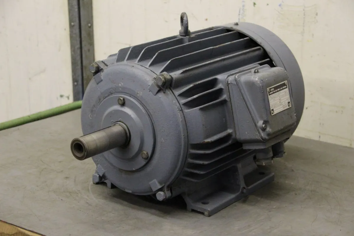 ASEA MBX160M8/6/4 Elektromotor 1,6/2,2/6,6 kW 730/980/1460 U/min