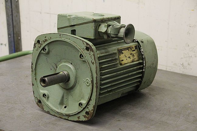 VEM KMR 112M8 A Elektromotor 1,8 kW 705 U/min
