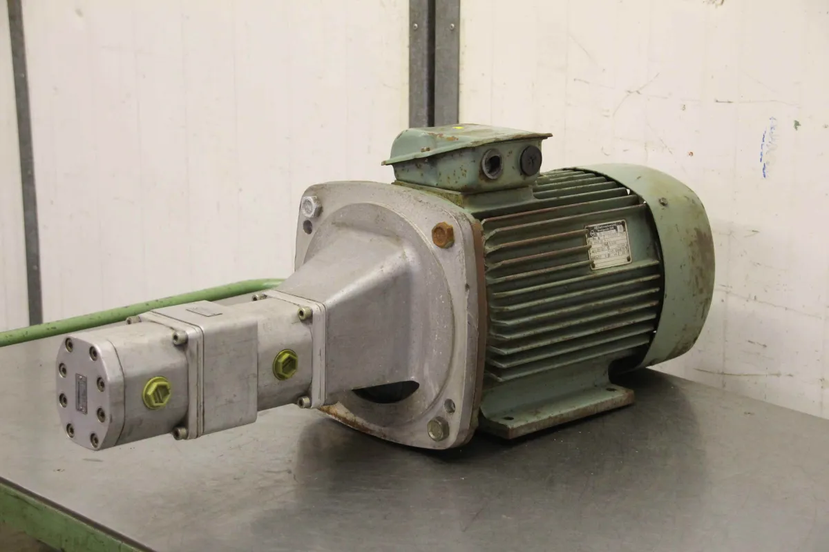 ORSTA A16R / C16-3R TGL 10859 Hydraulikpumpe doppelt