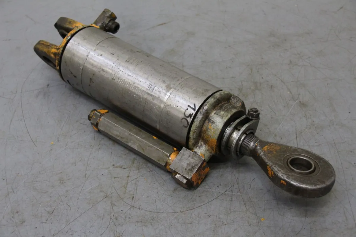 Hub 130 mm Hydraulikzylinder