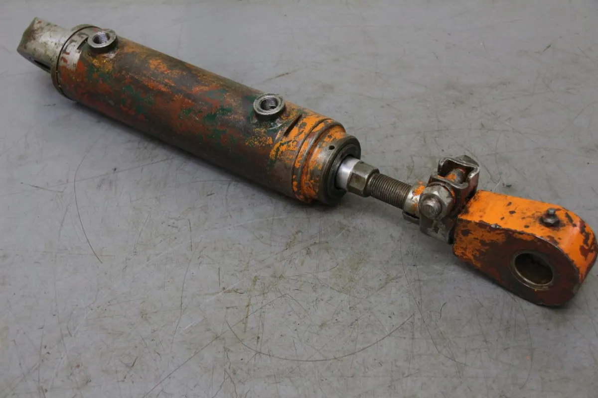 Hub 138 mm Hydraulikzylinder