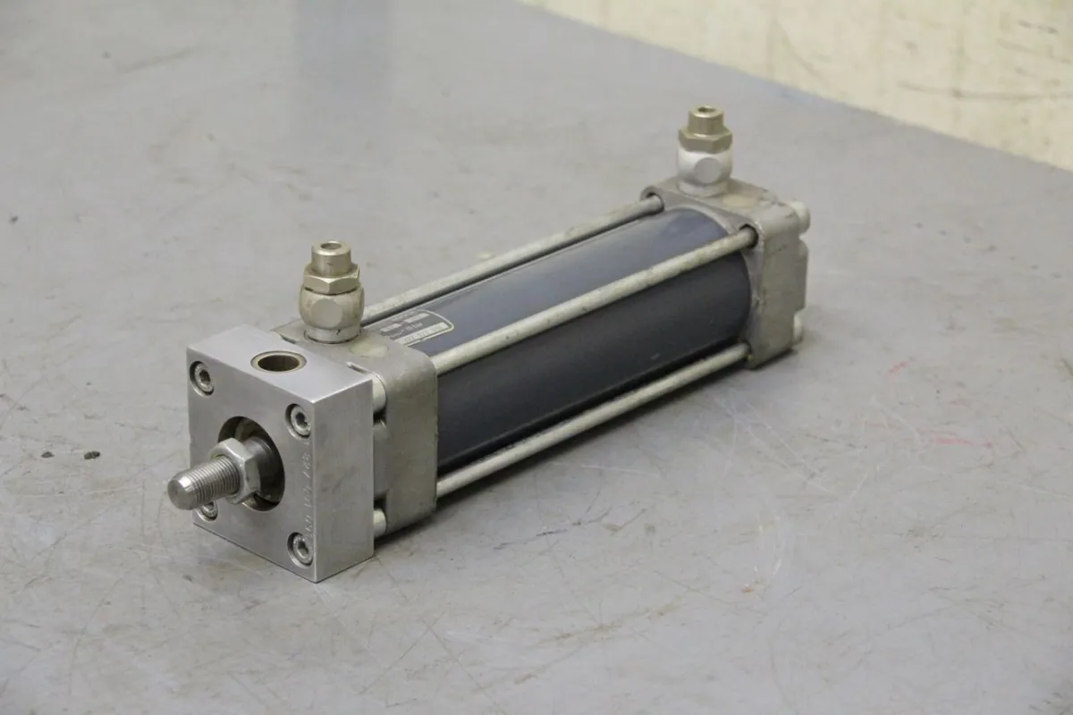 Bosch 0 822 023 006 Pneumatikzylinder
