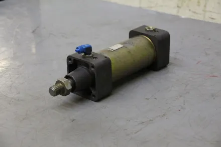 Bürkert 38/120 Pneumatikzylinder – RESALE