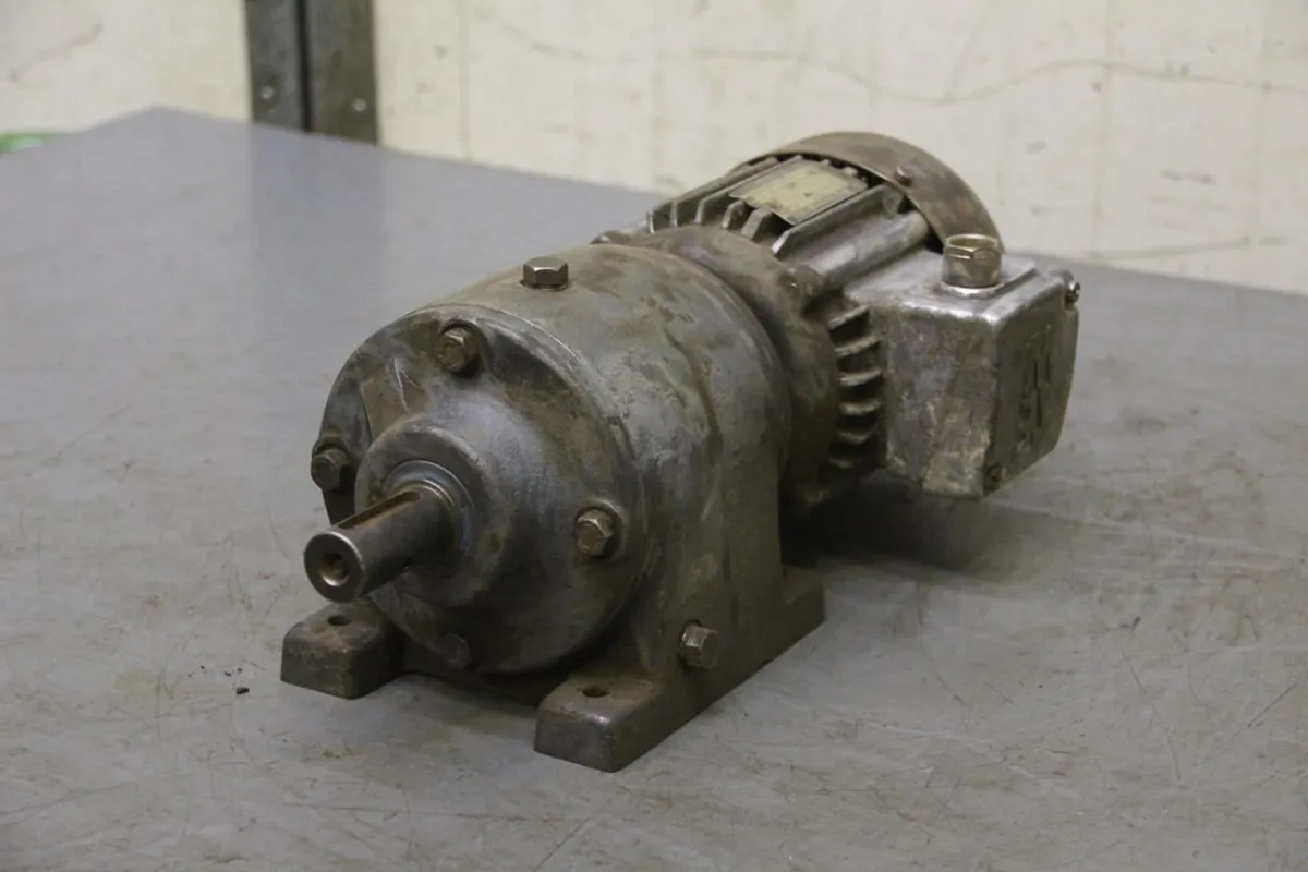 SEW Eurodrive R43WD71-C-4 Getriebemotor 0,25 kW 20,5 U/min