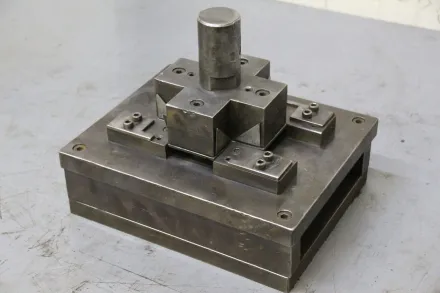 255/205/H210 mm Stanzwerkzeug mit Biegefunktion – RESALE